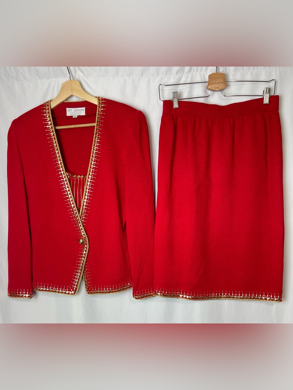St. John Red Knit Cardigan Skirt Set suit Gold Trim sz 10 one buttons embellish